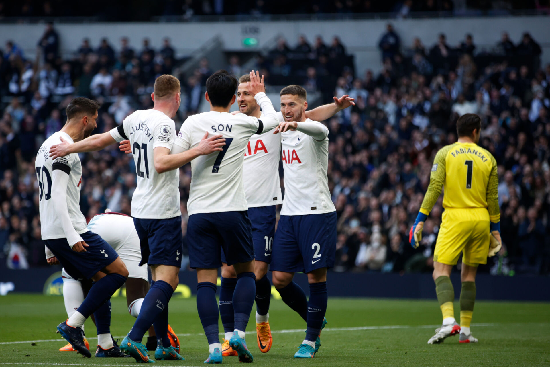 Тотнъм спечели дербито с Уест Хем и остава в битката за топ 4