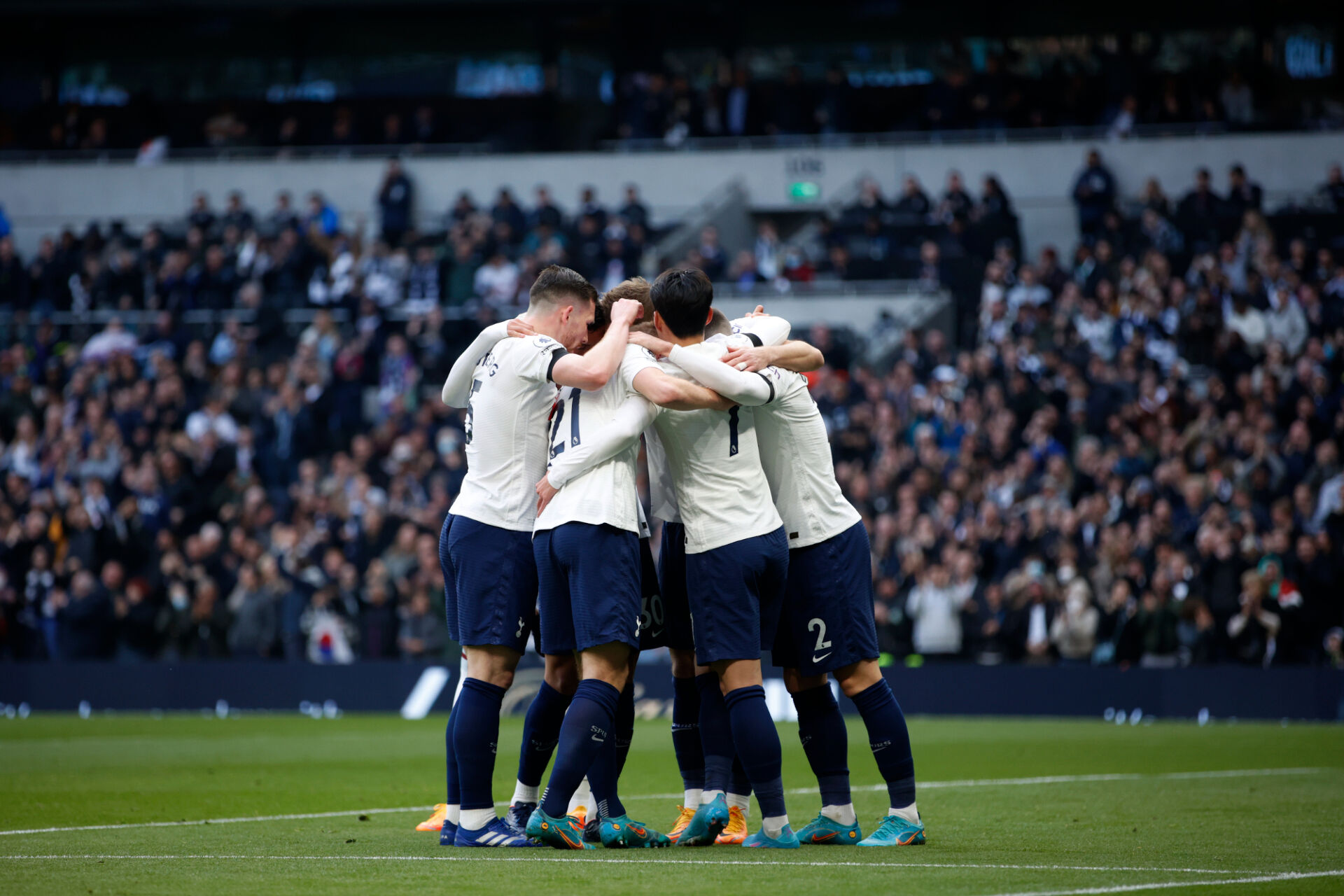 Тотнъм спечели дербито с Уест Хем и остава в битката за топ 4