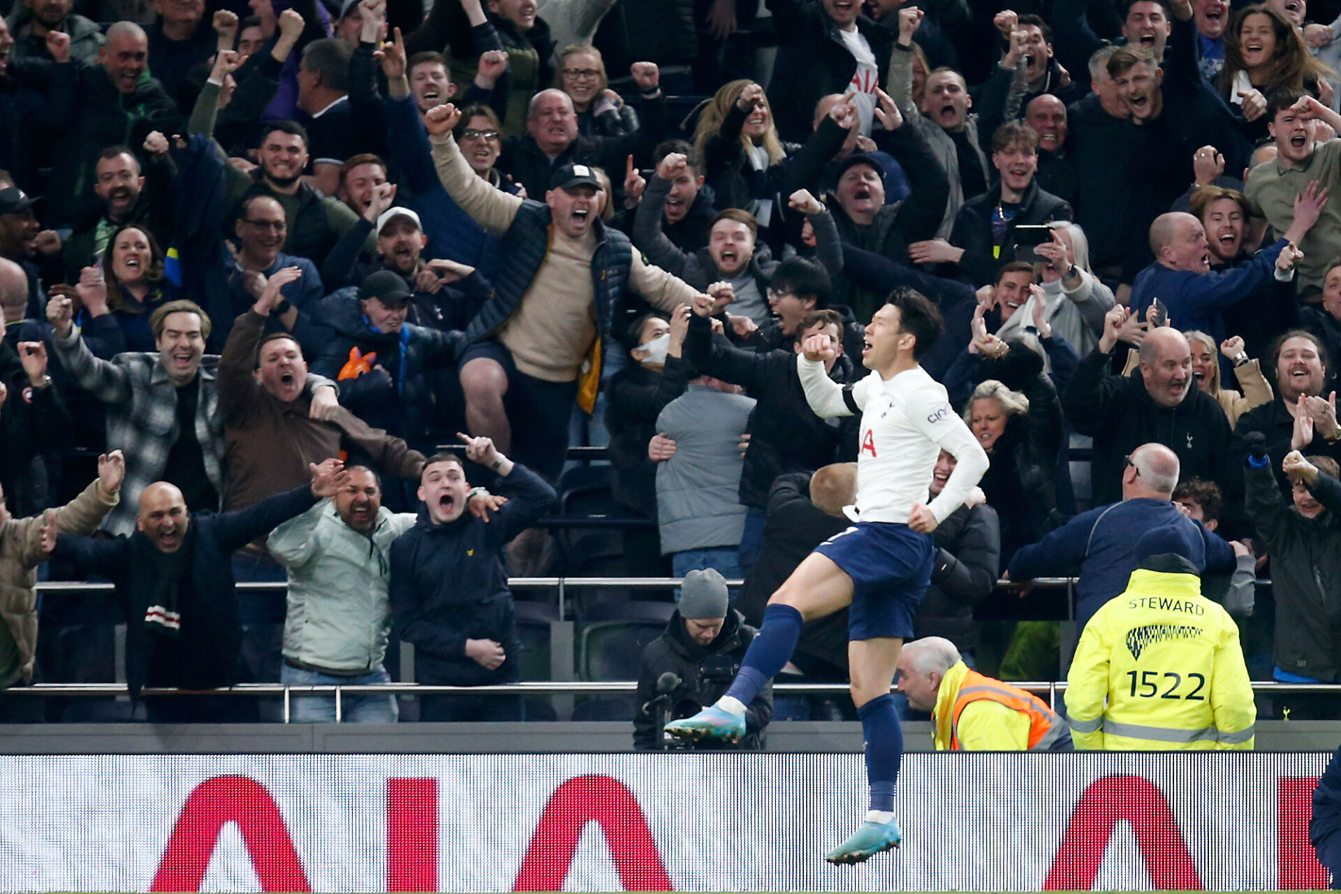 Тотнъм спечели дербито с Уест Хем и остава в битката за топ 4