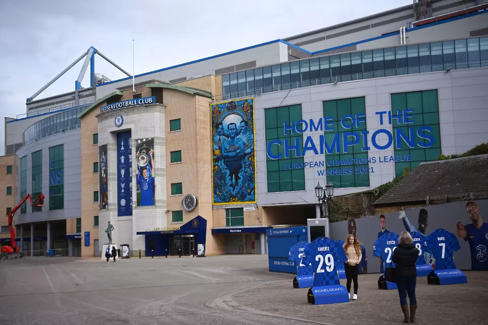 Мартин Броутън твърди, че воденият от него консорциум е в съкратения списък с купувачи на Челси
