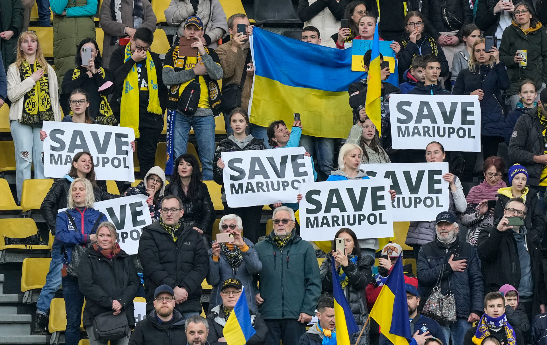 Борусия Дортмунд и Динамо Киев играха благотворителен мач за Украйна