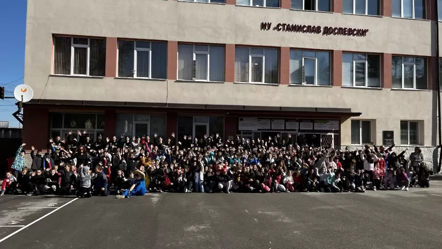 Волейнационалите гостуваха на училище в Самоков