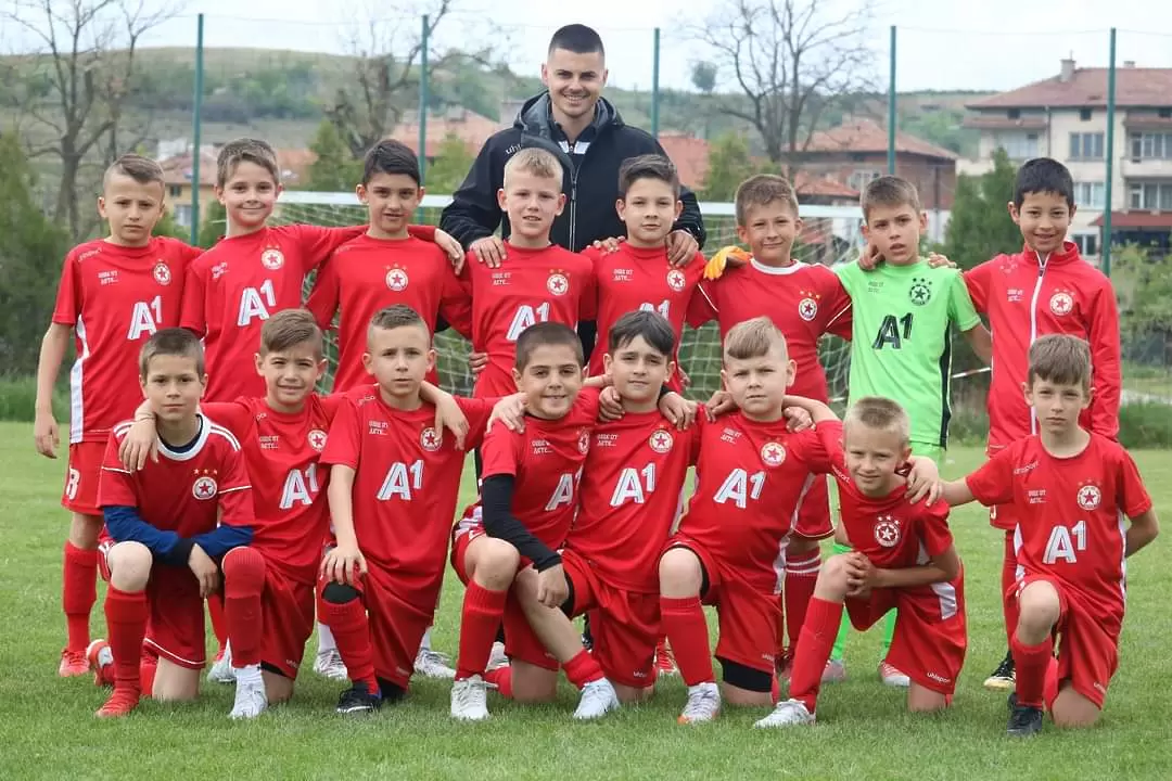 Юноши на ЦСКА победиха Левски в турнир в памет на Батето