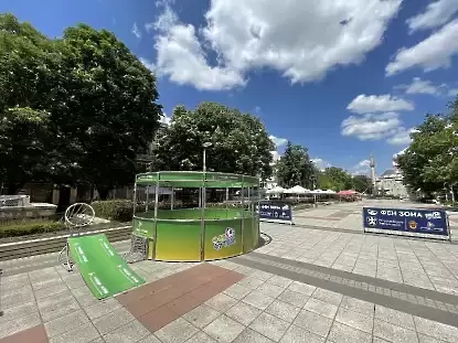 Ясен Петров и националите зарадваха феновете в Разград с автографи и снимки