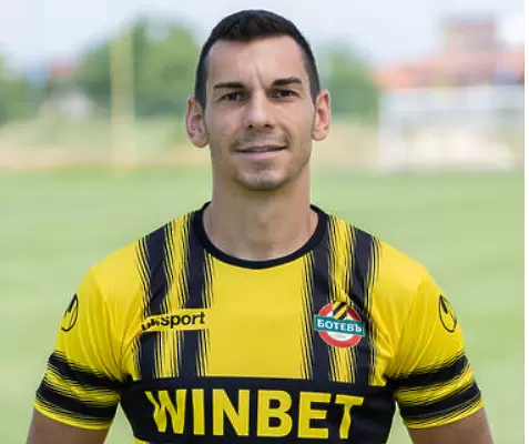 Защитник става тим мениджър на Ботев Пд