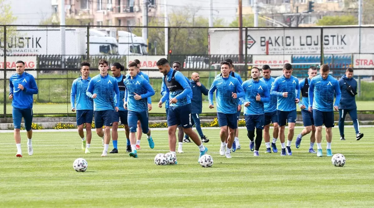 Левски започва подготовка с 10 футболисти