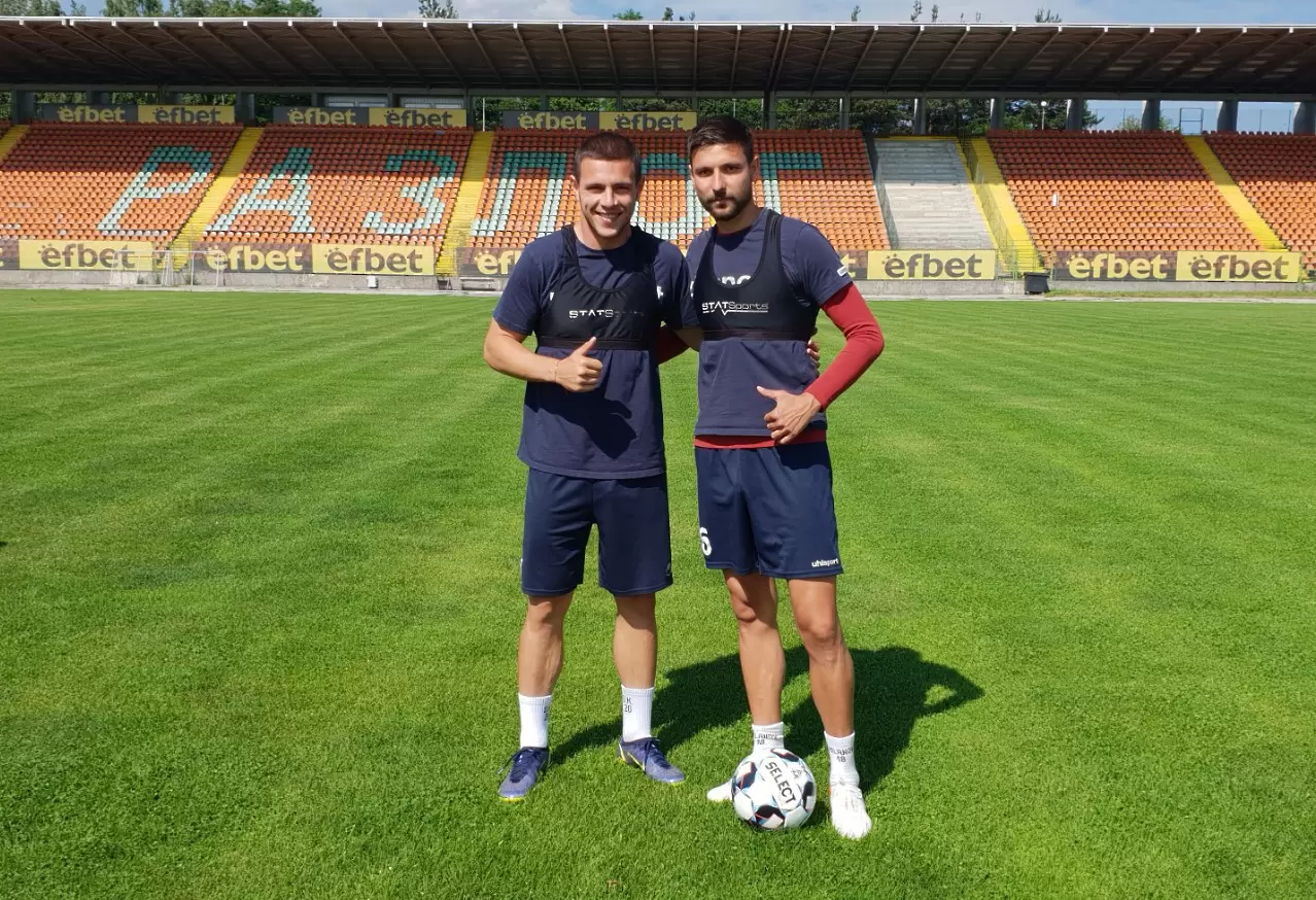 Матич и Божинов накараха новите в Септември да пеят (ВИДЕО)