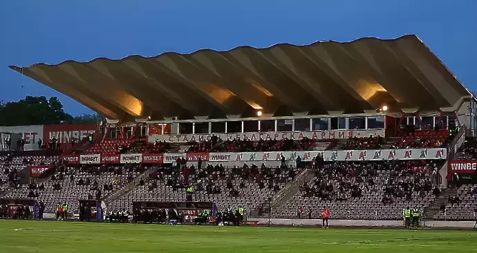 ЦСКА играе в жегата в Скопие