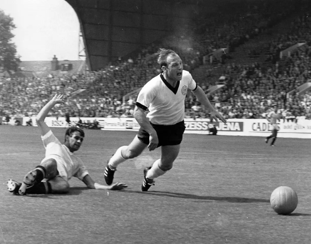 Германският канцлер ще присъства на възпоменателната церемония в памет на Уве Зеелер