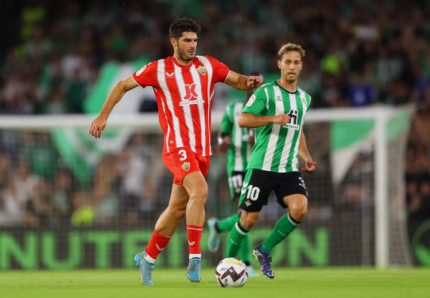 Два гола за пет минути донесоха победата на Бетис срещу Алмерия (ВИДЕО)