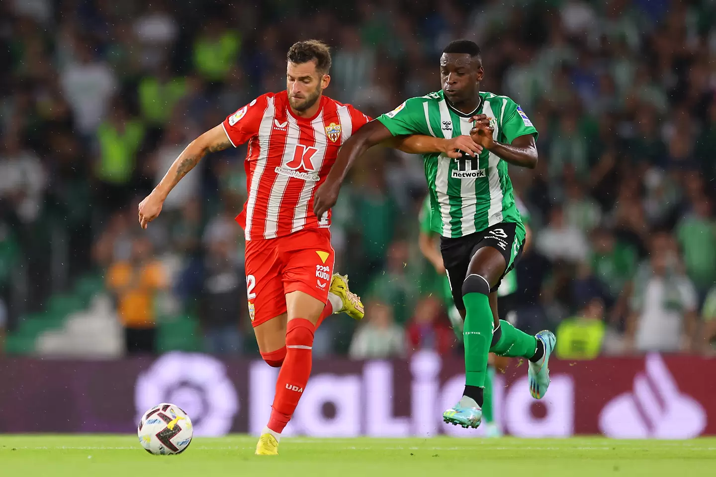 Два гола за пет минути донесоха победата на Бетис срещу Алмерия (ВИДЕО)