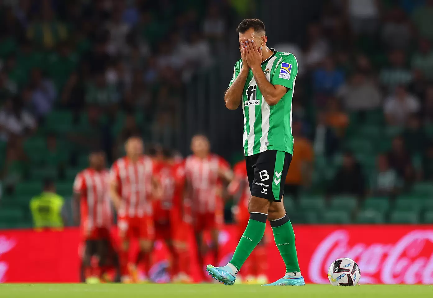 Два гола за пет минути донесоха победата на Бетис срещу Алмерия (ВИДЕО)