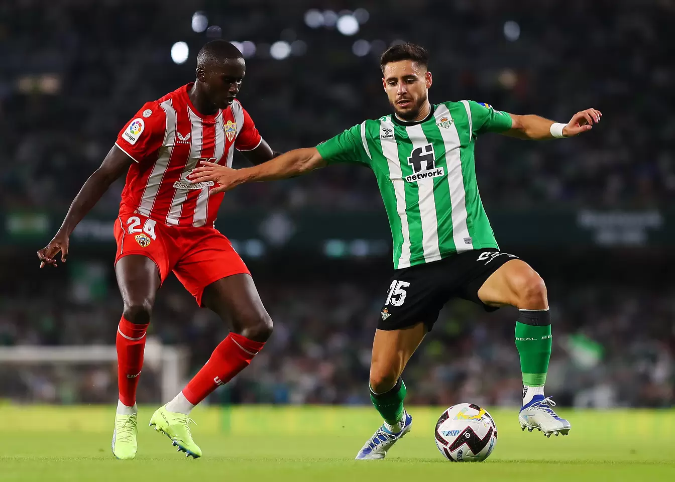 Два гола за пет минути донесоха победата на Бетис срещу Алмерия (ВИДЕО)