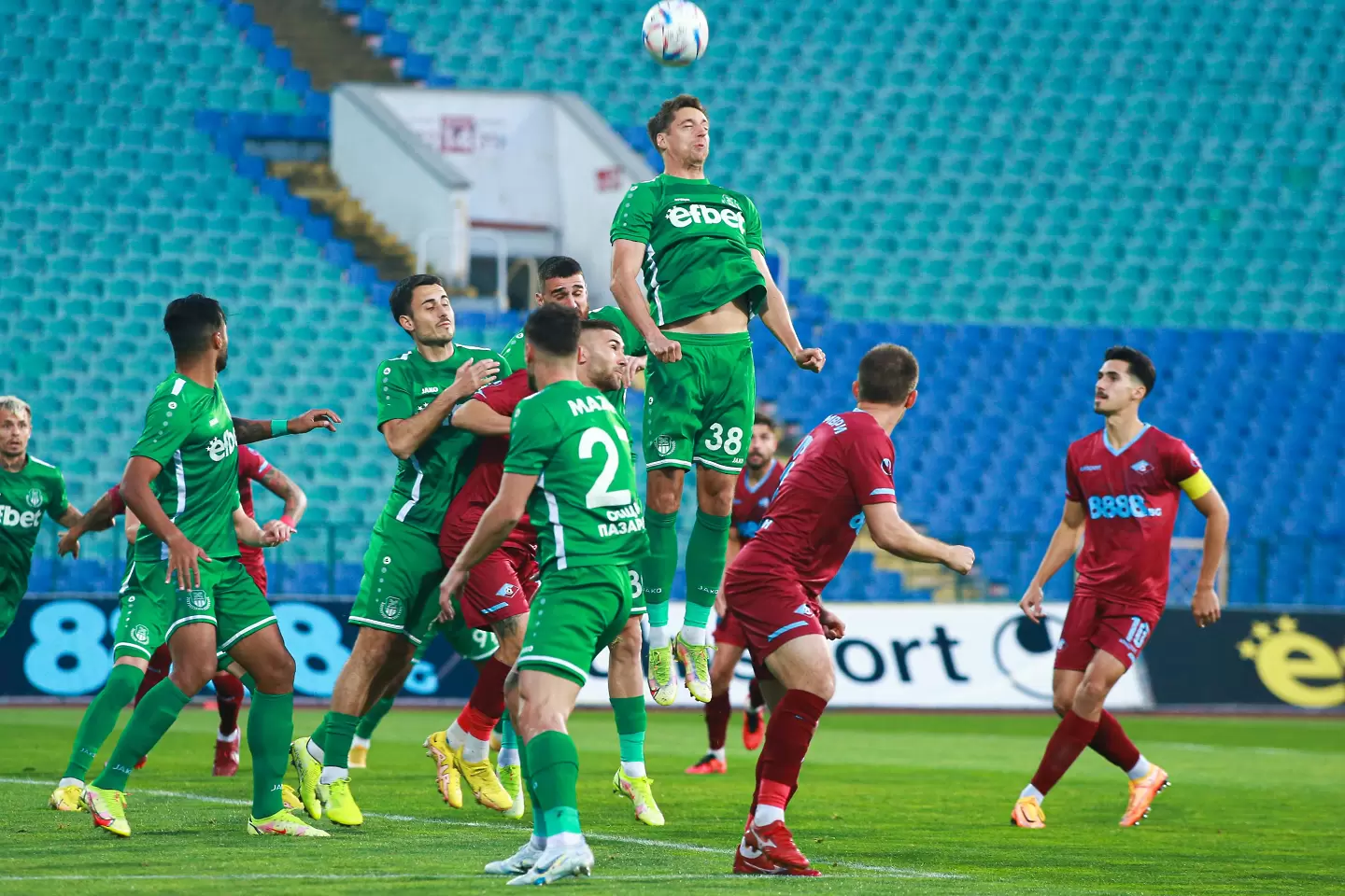 Септември и Хебър не успяха да отлепят