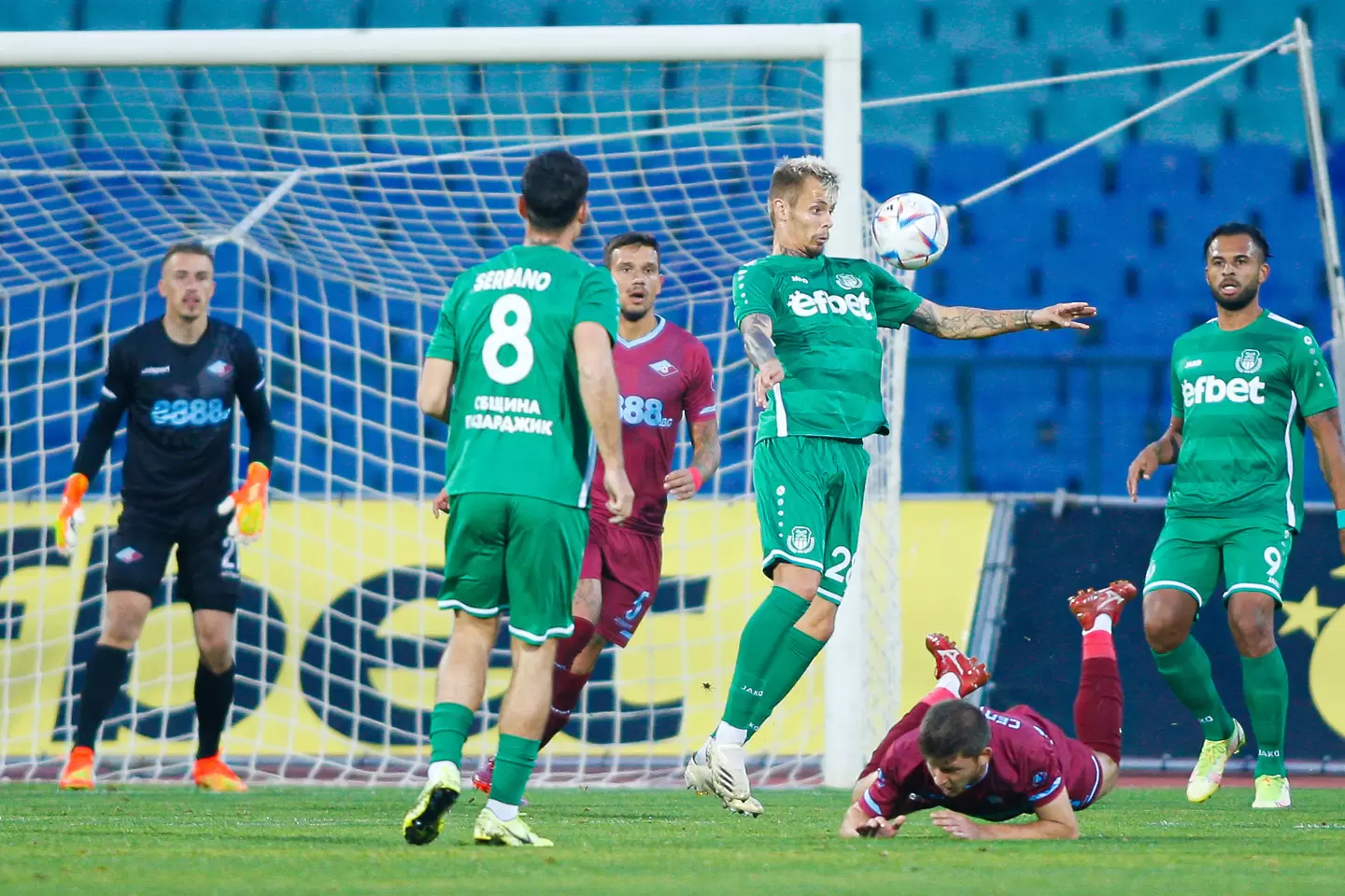 Септември и Хебър не успяха да отлепят