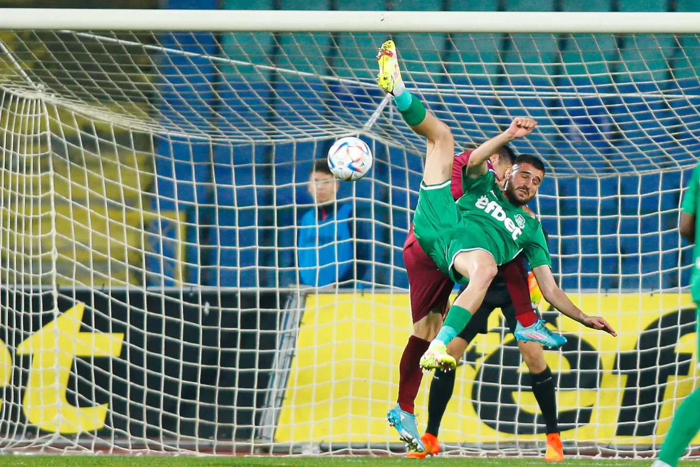 Септември и Хебър не успяха да отлепят