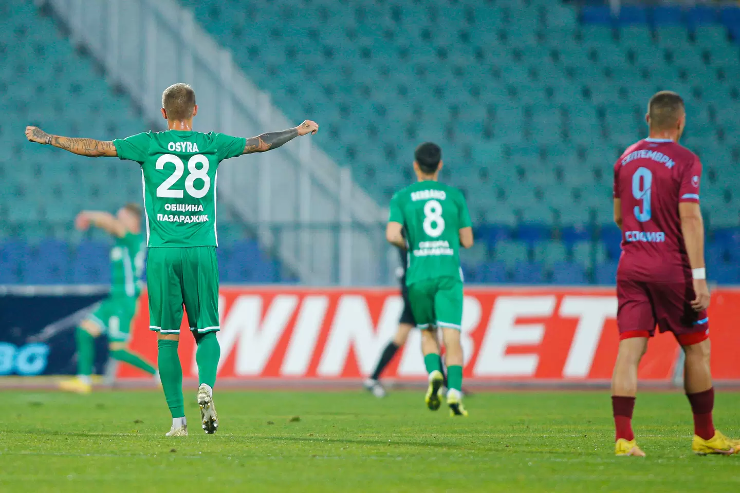 Септември и Хебър не успяха да отлепят