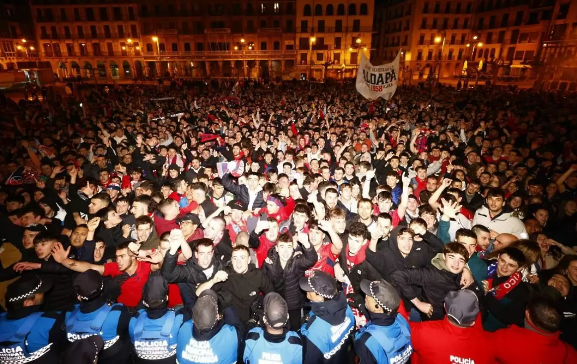 https://twitter.com/Osasuna