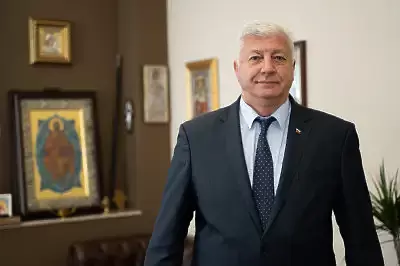 АДФИ откри нарушения при проведени обществени поръчки за Колежа и стадион ''Локомотив''