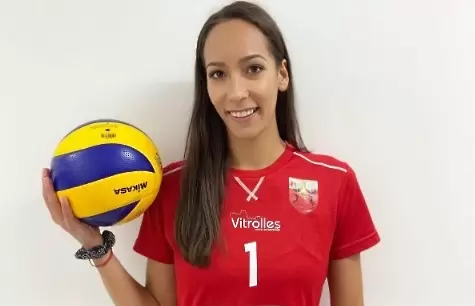 Мъжът й играе за ЦСКА, тя ще вдига за Левски