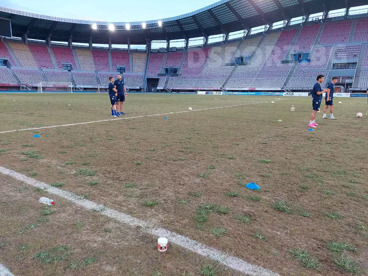 Калпав терен за Левски в Скопие (СНИМКИ)