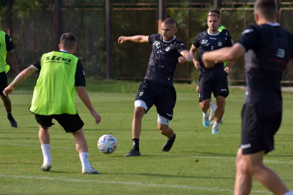 pfcslavia.com