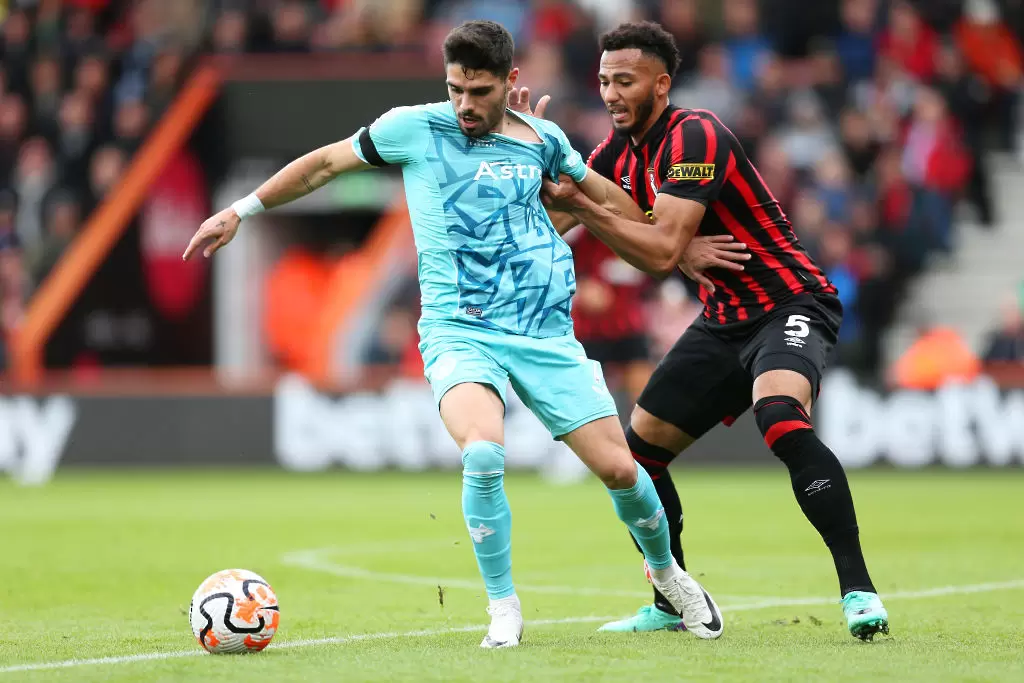 Звездата на Уулвс няма да си тръгва през зимата