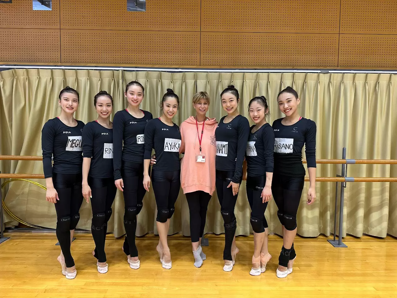 Весела Димитрова ще постави съчетанието с пет обръча на японския ансамбъл - Художествена гимнастика