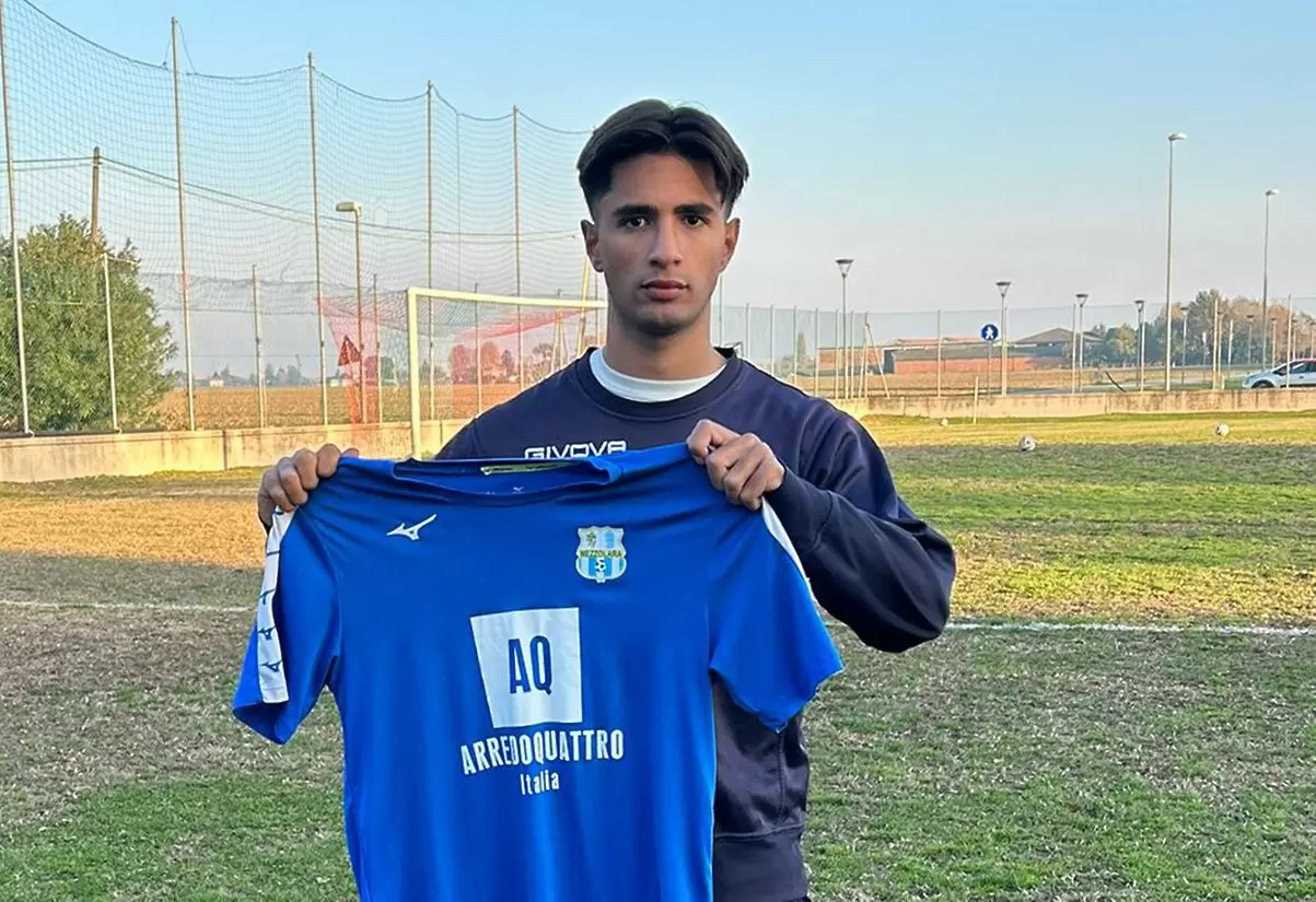 mezzolaracalcio.com