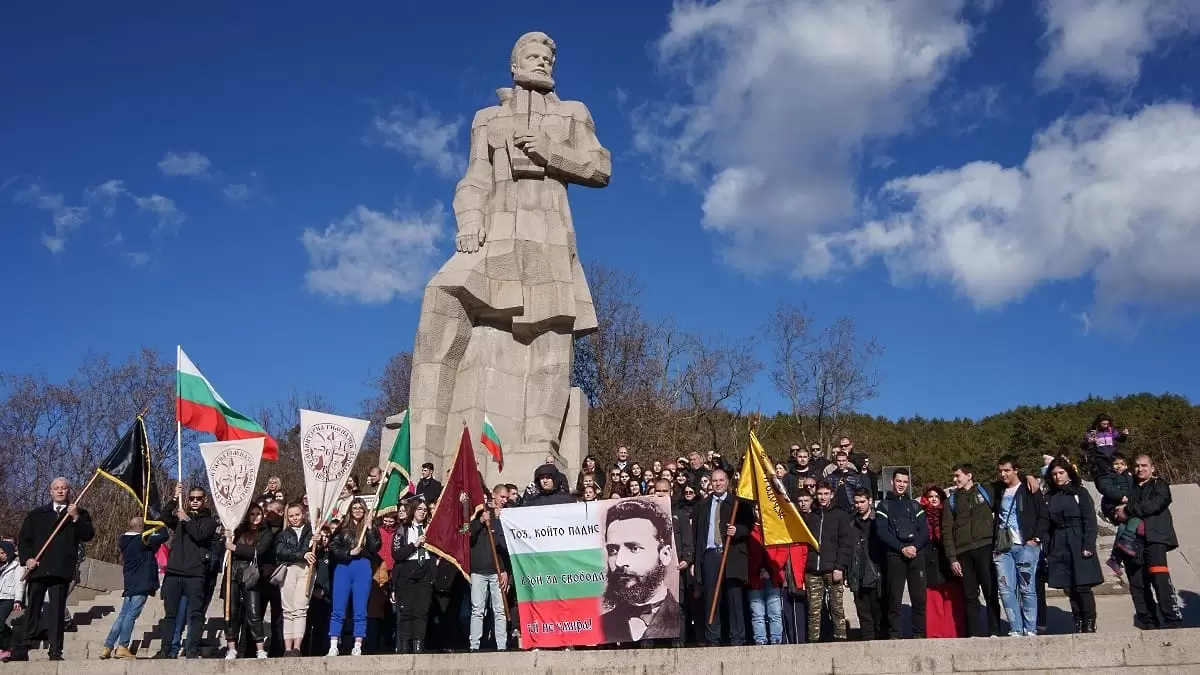 Стотици „жълто-черни“ сърца ще се стекат в Калофер за 176-годишнината от рождението на Христо Ботев