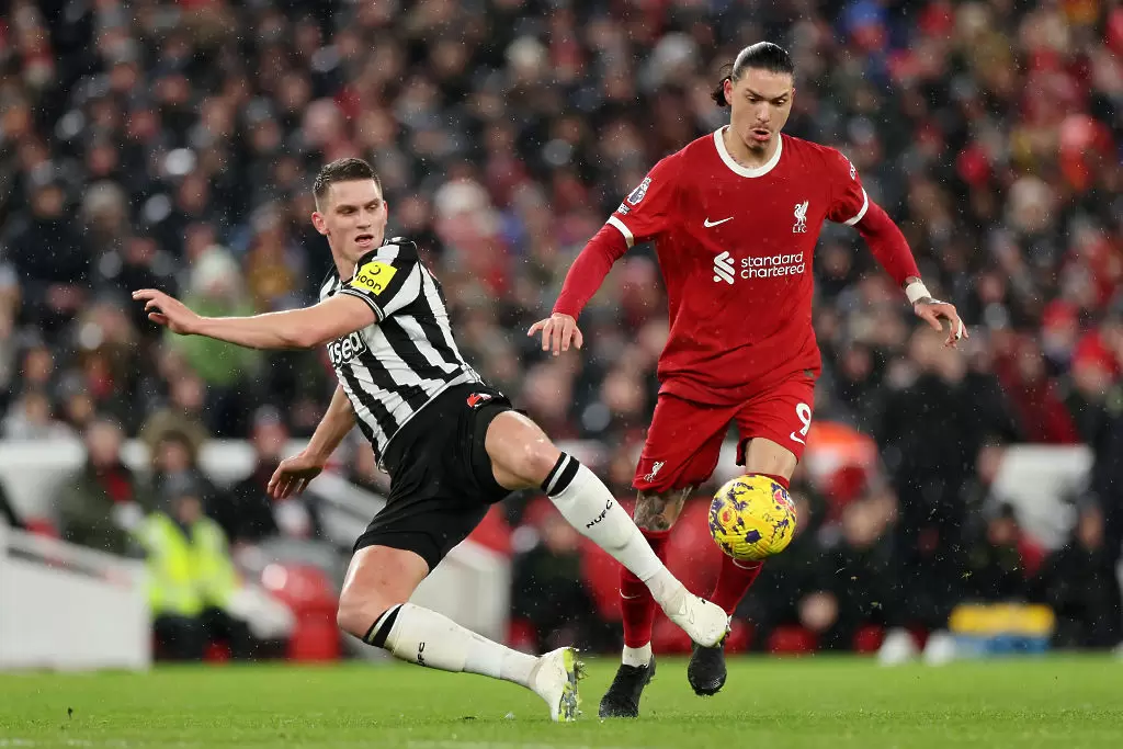 Ливърпул доминира тотално над Нюкасъл и подари голово шоу и победа на феновете си за Нова година