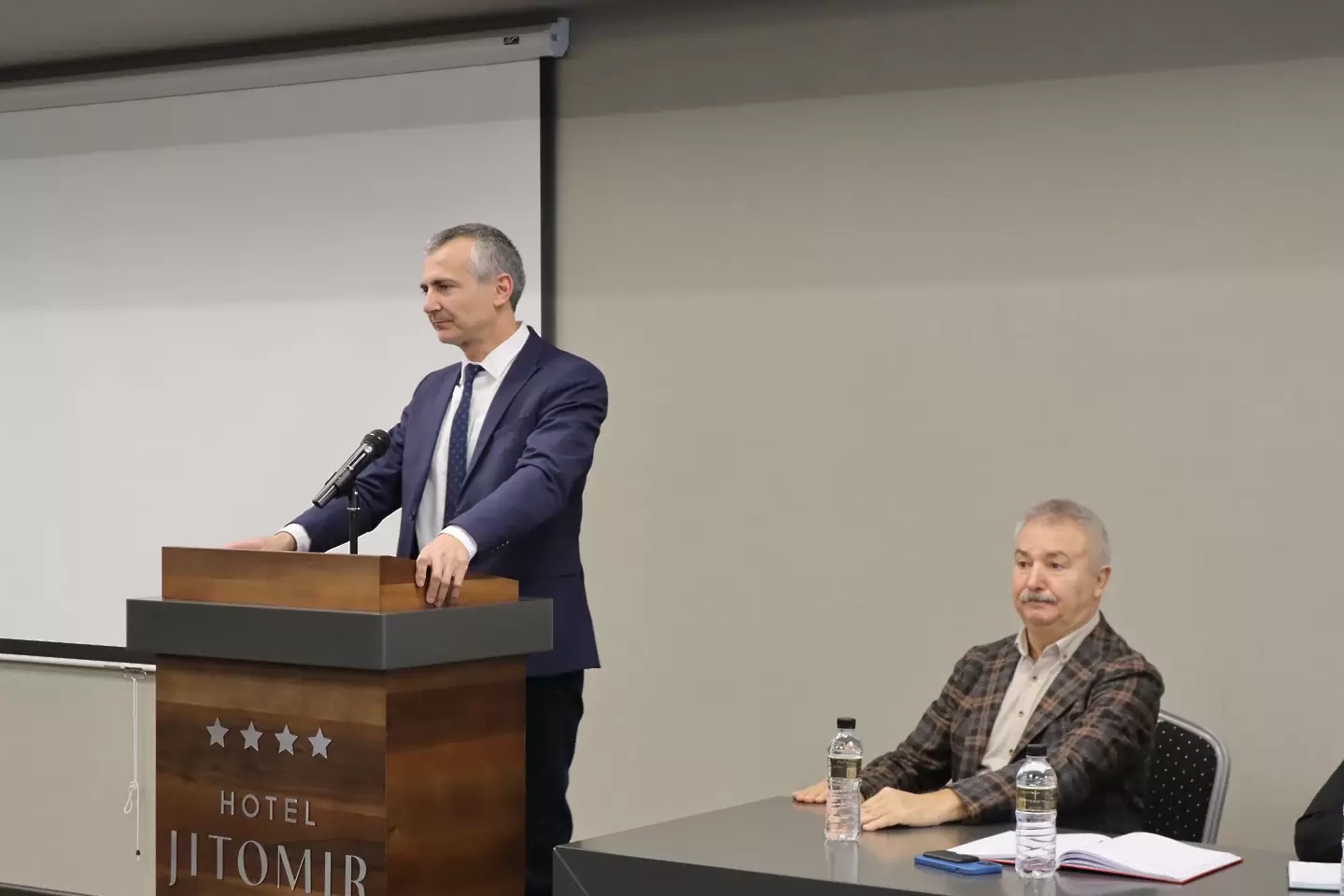Министерство на младежта и спорта