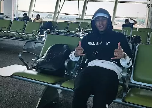 Себастиан Вия пътува до Италия, след това се присъединява към подготовката на Берое