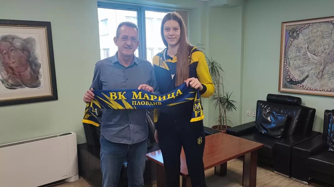 Най-младата волейболистка на Марица подписа първи договор с клуба