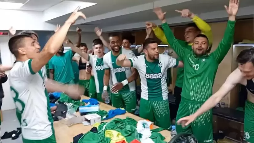 Как Пирин отпразнува победата над ЦСКА - популярна песен в съблекалнята (ВИДЕО)