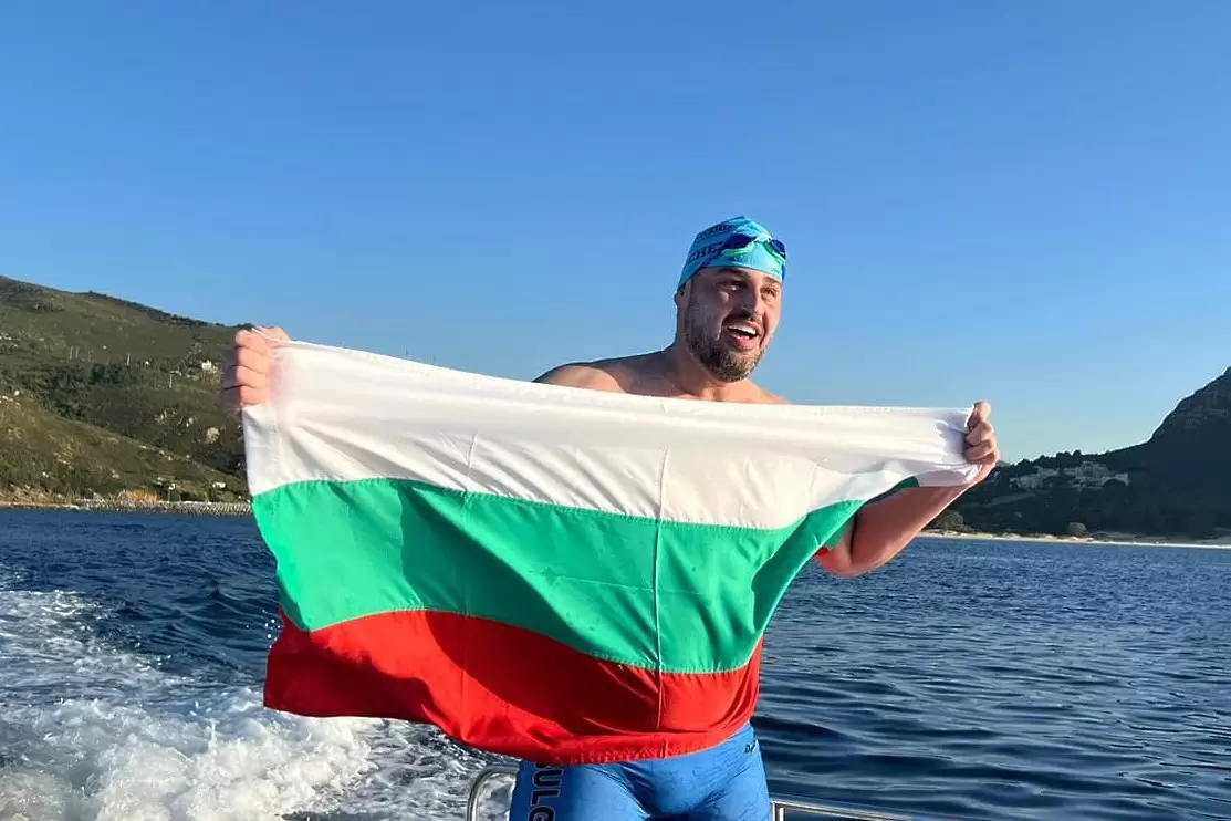 Нови върхове за Петър Стойчев – преплува Гибралтарския пролив без неопрен