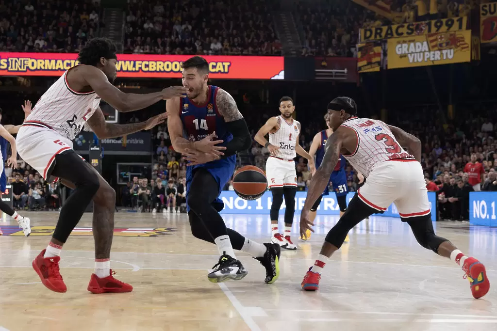 Момент от мач между баскетболните Барселона и Олимпиакос / Getty Images