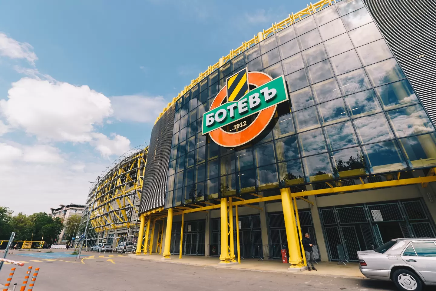 Ботев Пловдив опроверга слуховете, че ще напусне ''Колежа''