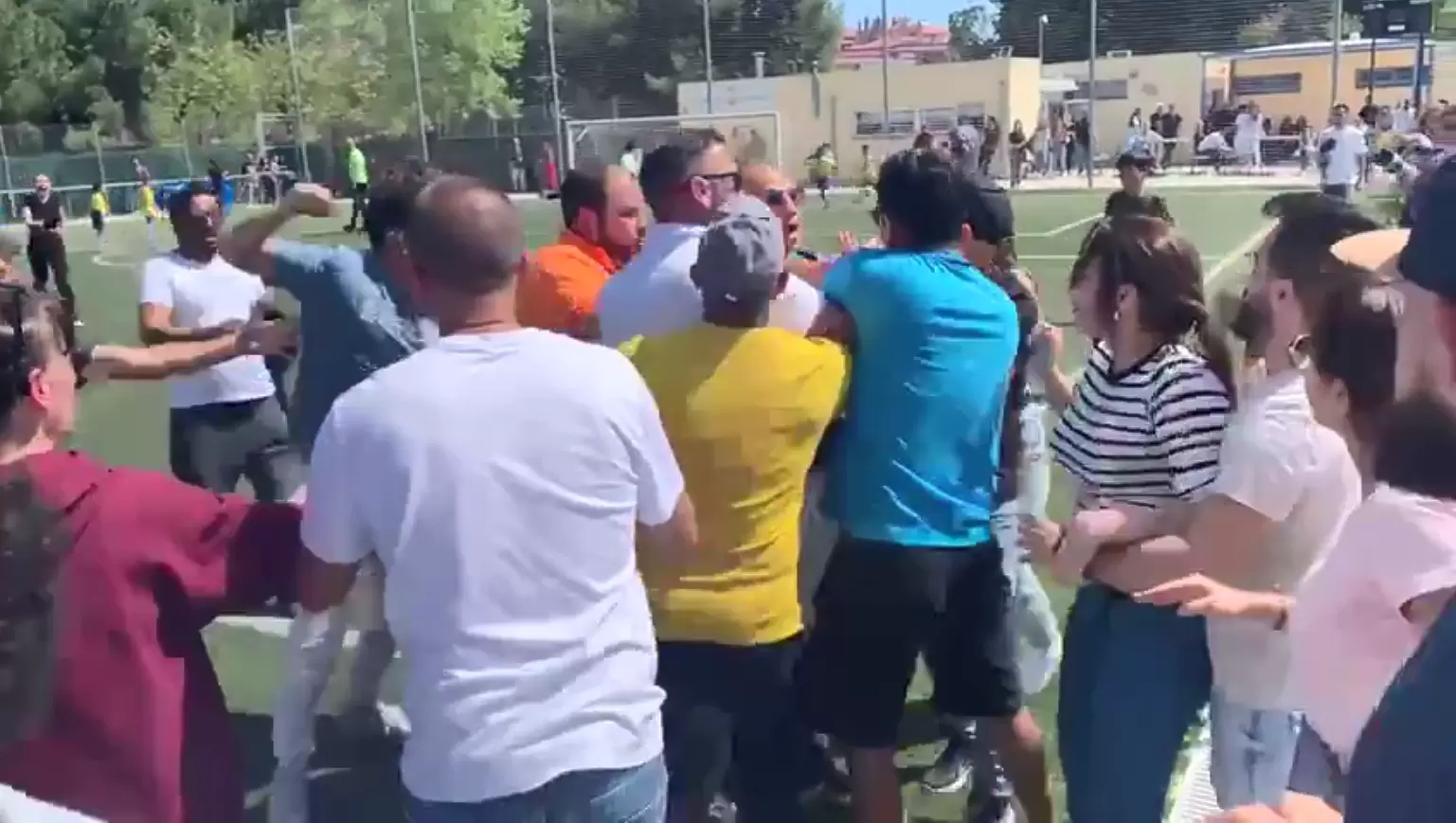 Родители се бият на детски мач в Испания / Futbol Català, amb Marc Marbà