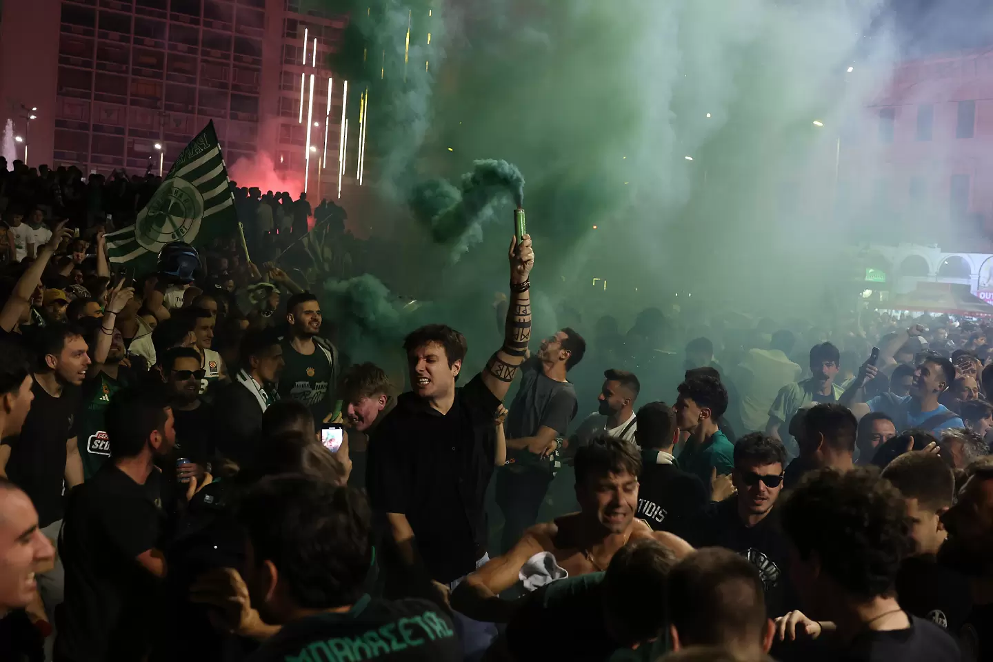 До ранни зори в Атина се празнуваше европейската титла на Панатинайкос / Getty Images