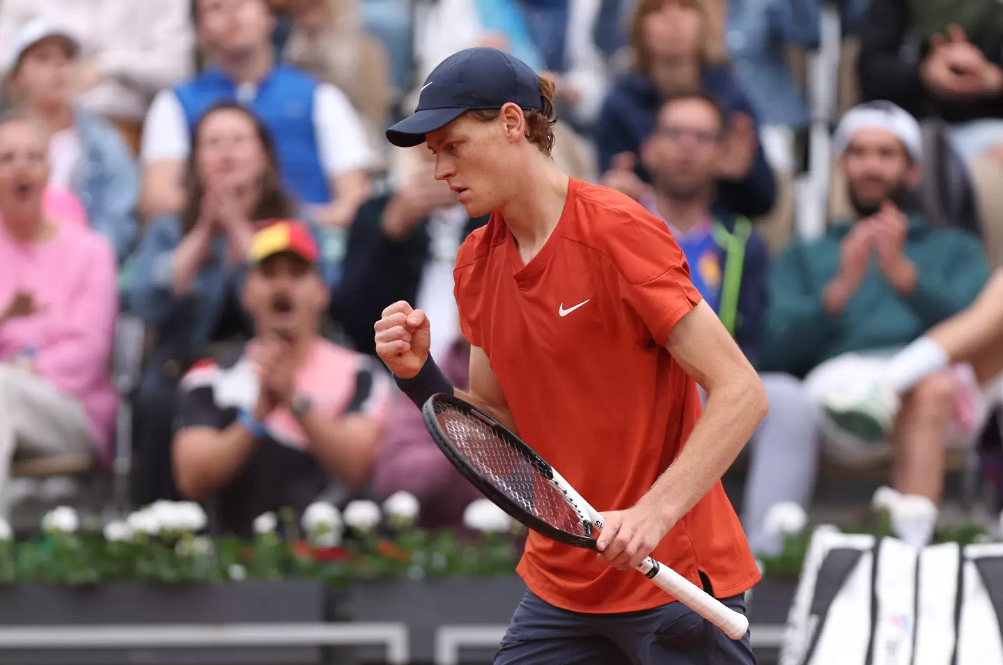 Яник Синер се завърна с убедителна победа на старта на Ролан Гарос / Getty Images