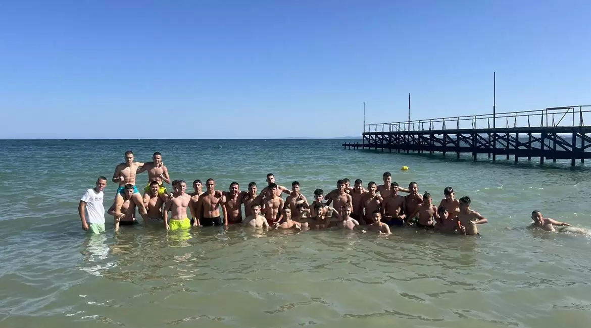 Ръководството на Арда подари на децата от школата почивка на морето
