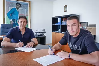 Пламен Андреев подписа нов договор с Левски