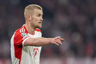 Байерн отказа оферта на Ман Юнайтед за Де Лихт
