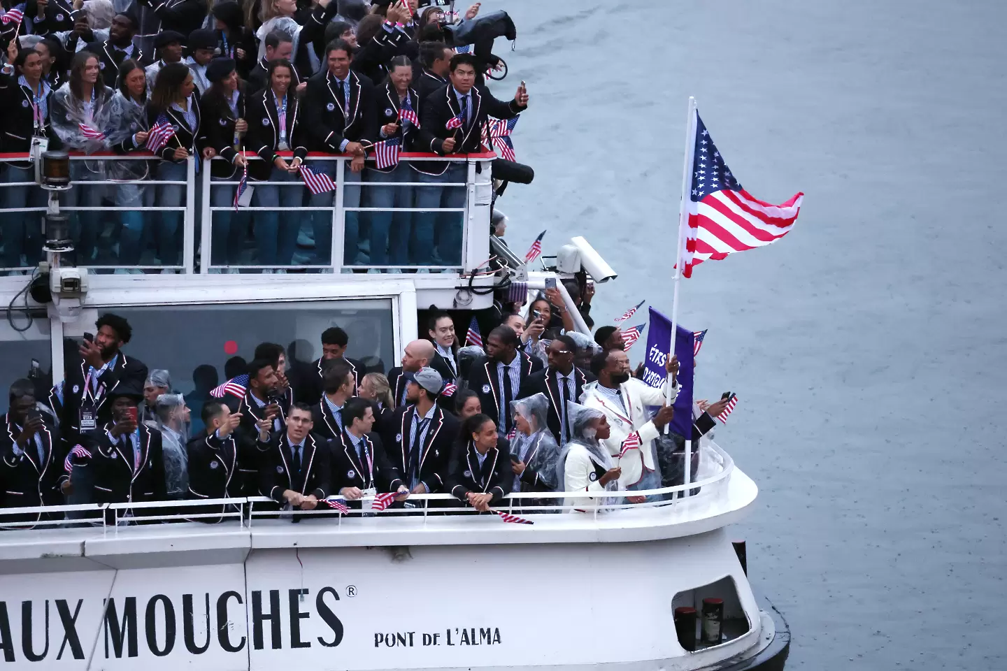 Леброн Джеймс и Коко Гоф сътвориха история / Getty Images