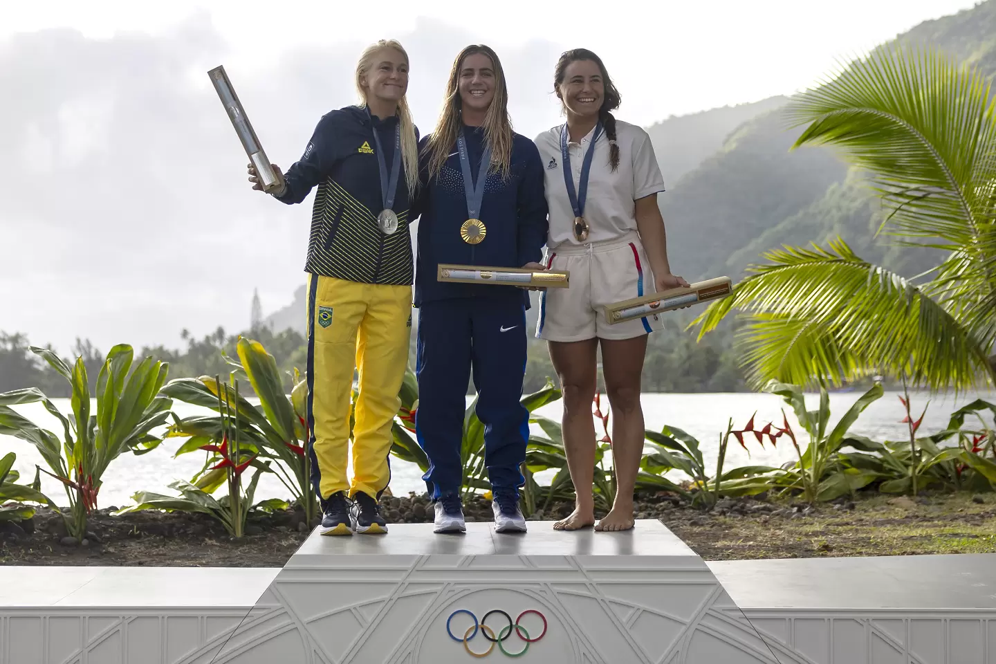 Американка и французин спечелиха златните медали в сърфа / Getty Images