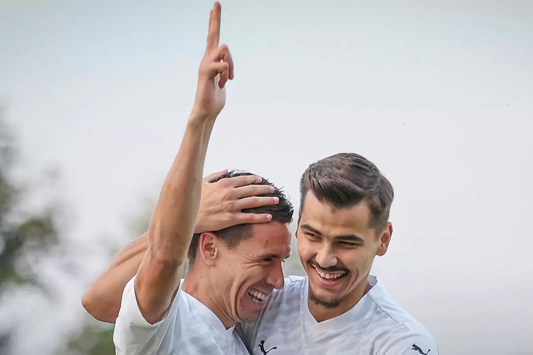 Бирсент Карагарен и Евгений Сердюк / facebook.com/fcCSKA48