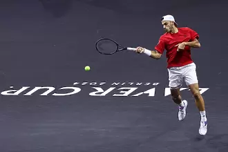 Серундоло спечели първия мач на Laver Cup срещу Рууд, Циципас изравни резултата след успех над Кокинакис