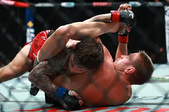 Алекс Топурия влезе с гръм и трясък в UFC