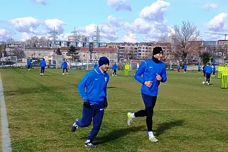 Водосвет в Спартак преди последната тренировка във Варна